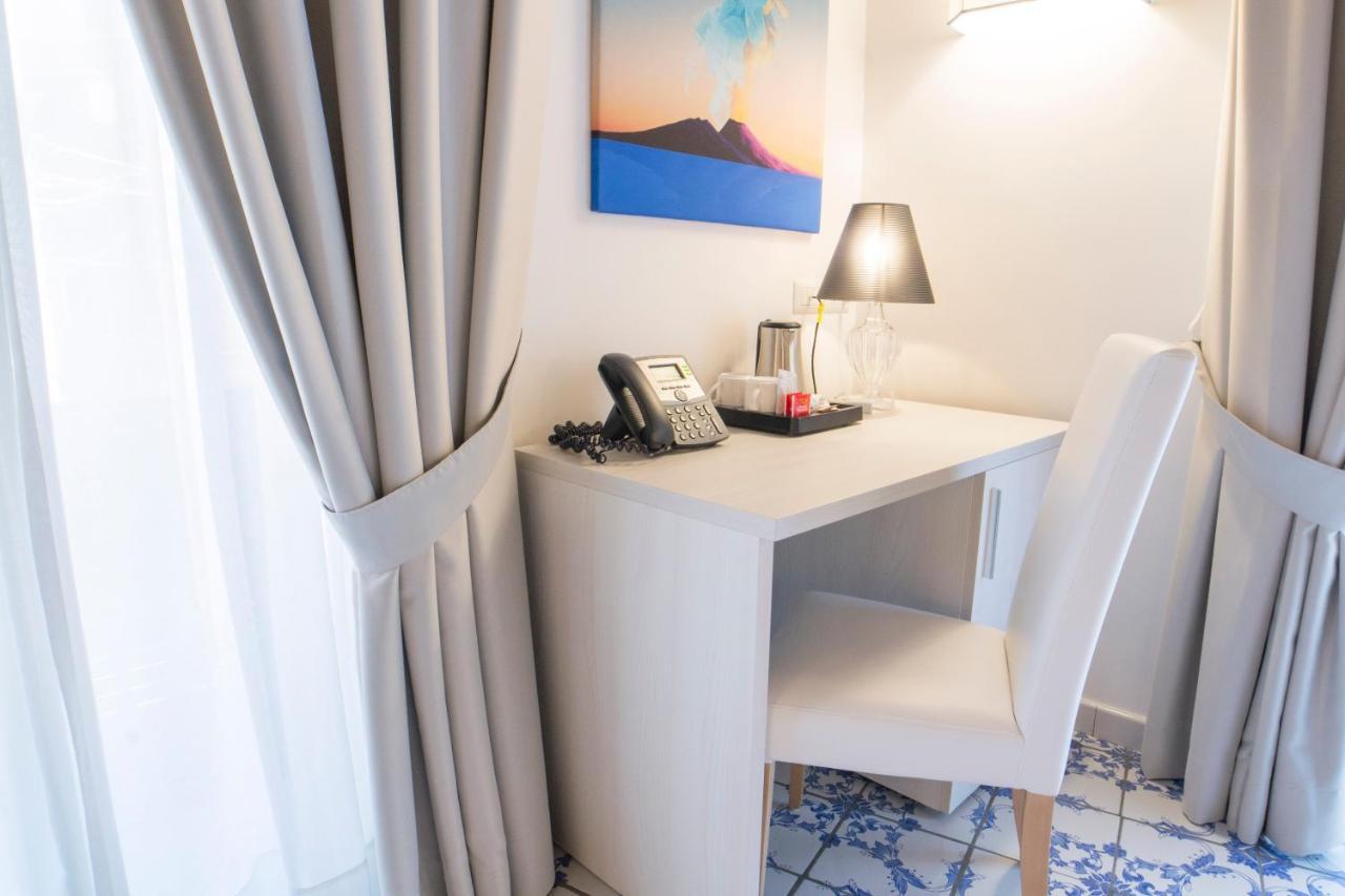 Morelli Suite نابولي المظهر الخارجي الصورة